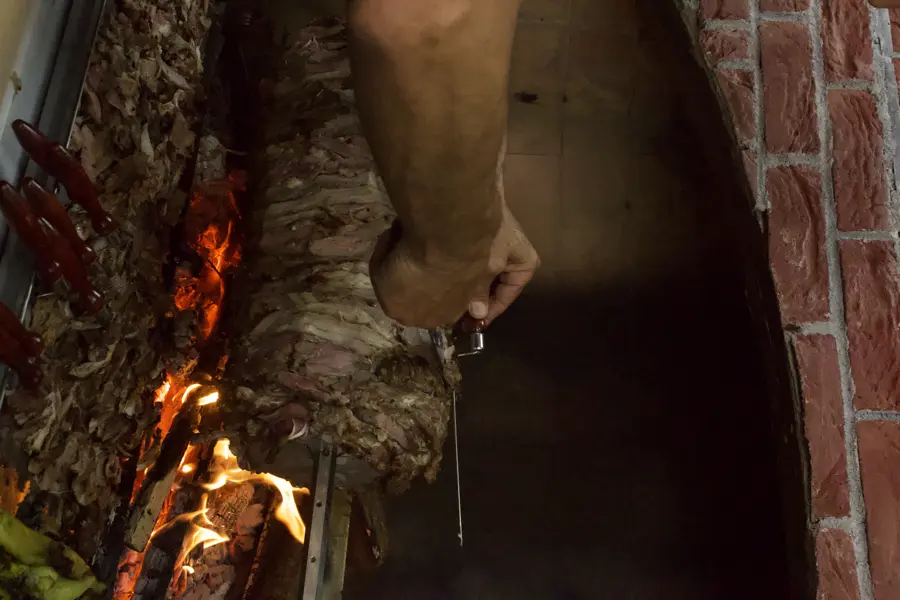 Beylerbeyi Cağ Kebabı odun ateşi ocağı